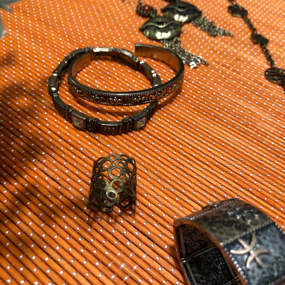 Beautiful Jewelry - Picture 2 of 4